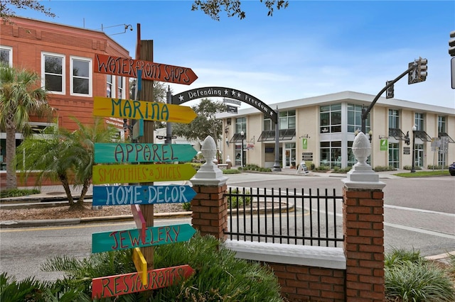556 Virginia St, Dunedin, FL 34698 - community sign with fence