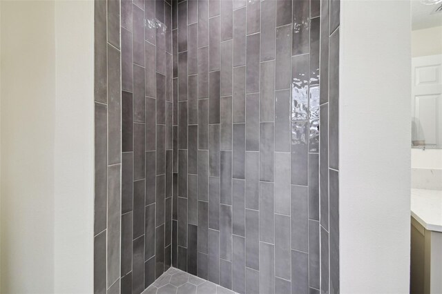 1801 E Navajo Ave, Tampa, FL 33612 - full bathroom featuring a tile shower