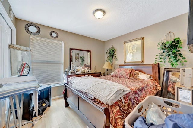 1505 E 99th Ave, Tampa, FL 33612 - bedroom with baseboards