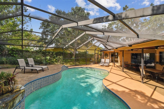 854 Village Way, Palm Harbor, FL 34683 - swimming pool featuring a patio area and a ceiling fan