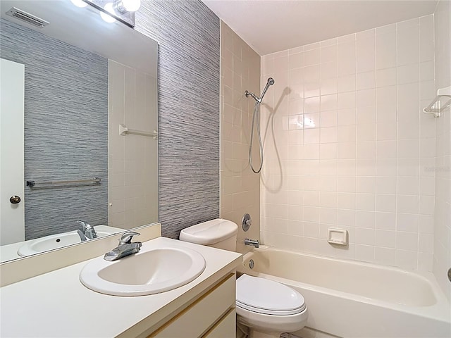 120 Colony S Dr, Tarpon Springs, FL 34689 - full bath featuring toilet, vanity, and shower / tub combination