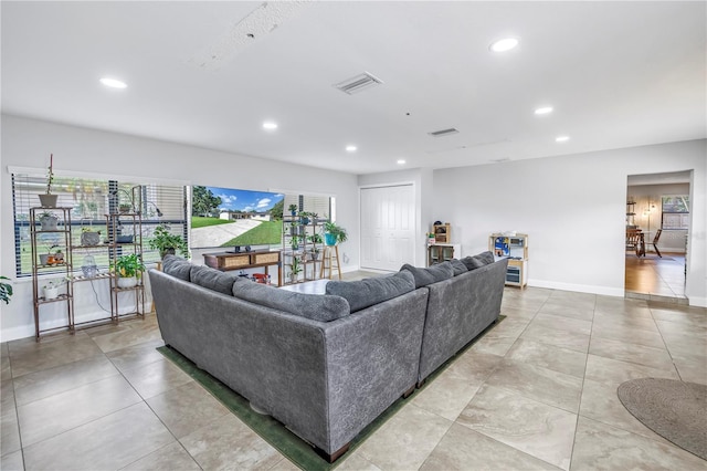 4821 S Gachet Blvd, Lakeland, FL 33813 - living area featuring recessed lighting and baseboards