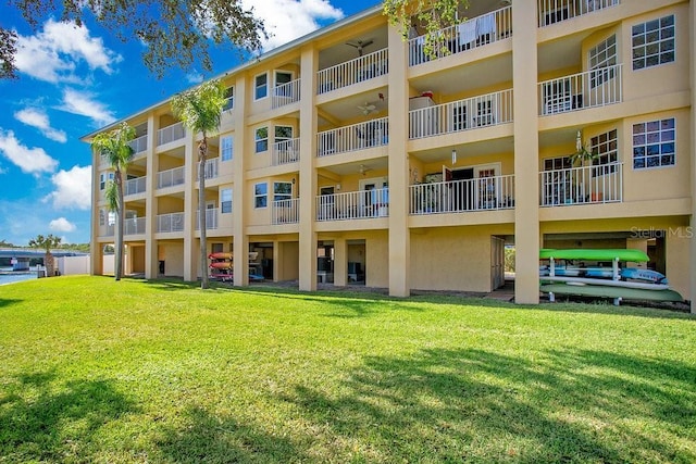 view of apartment building / complex