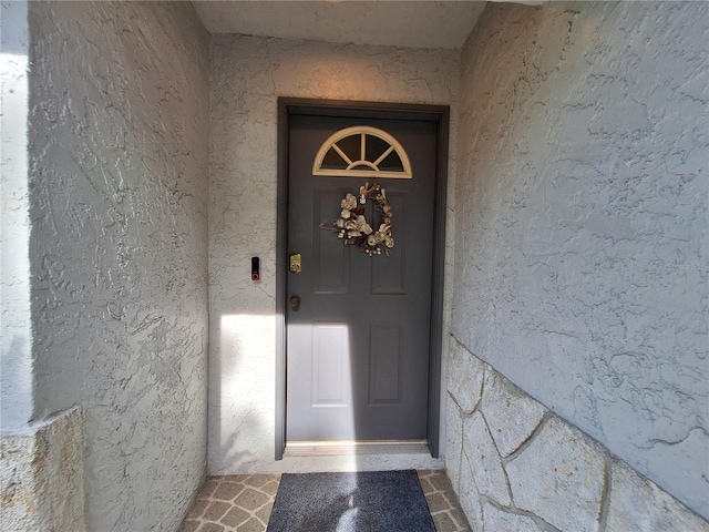 3357 Hunt Club Dr, Clearwater, FL 33761 - entrance to property featuring stucco siding