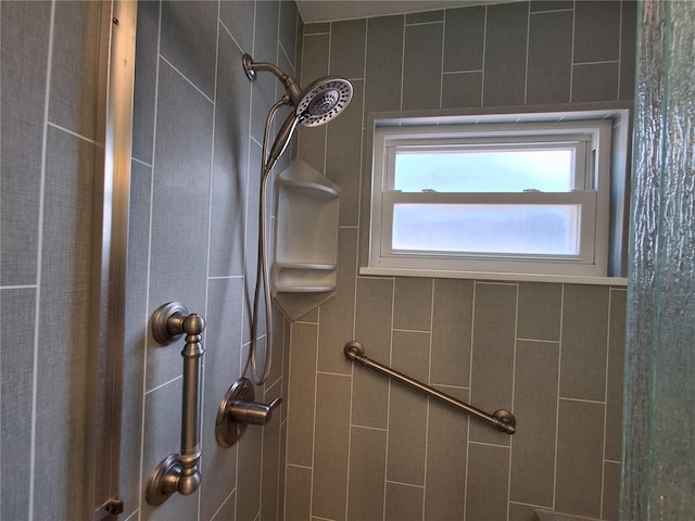 3357 Hunt Club Dr, Clearwater, FL 33761 - full bathroom featuring tiled shower