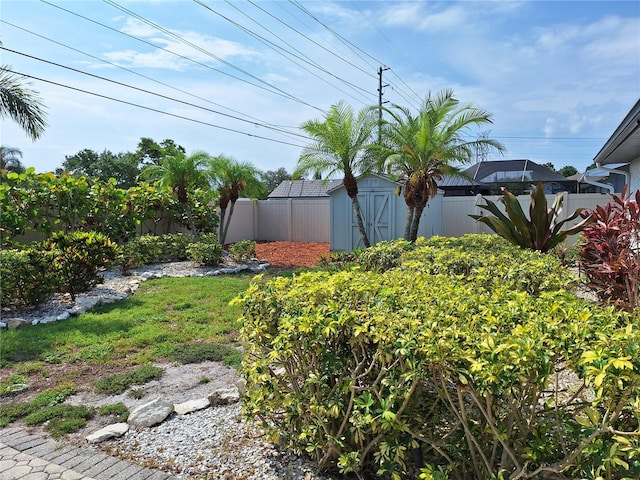 3357 Hunt Club Dr, Clearwater, FL 33761 - view of fenced backyard
