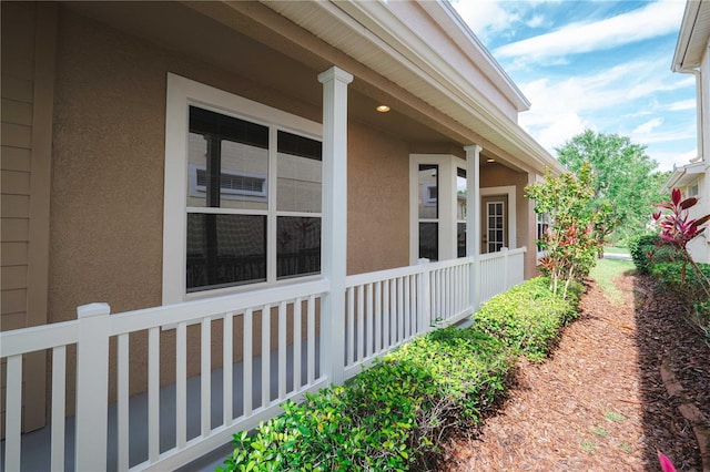 20039 Heritage Point Dr, Tampa, FL 33647 - view of side of home featuring stucco siding