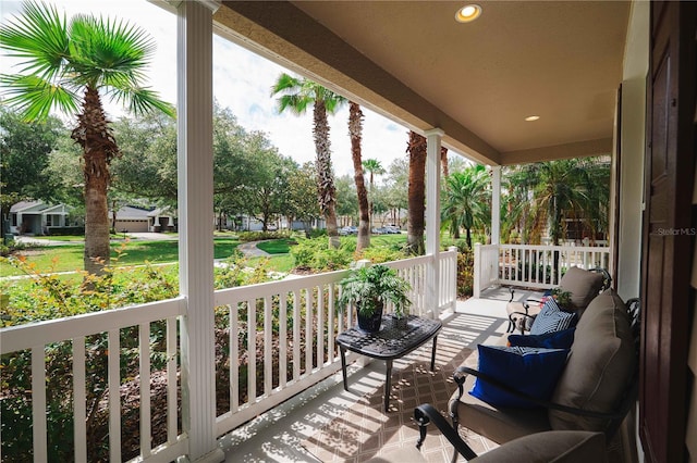 20039 Heritage Point Dr, Tampa, FL 33647 - balcony with covered porch