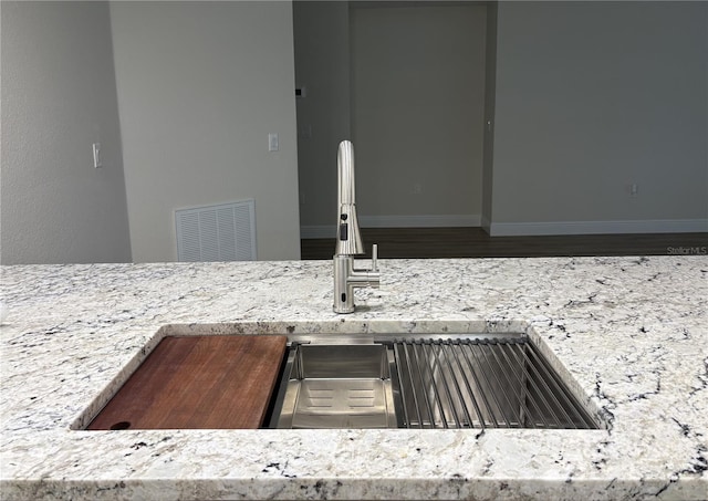 6533 Brentwood Dr, Zephyrhills, FL 33542 - kitchen view of baseboards