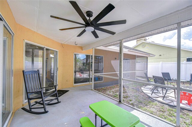 2020 Elk Spring Dr, Brandon, FL 33511 - sunroom featuring a ceiling fan