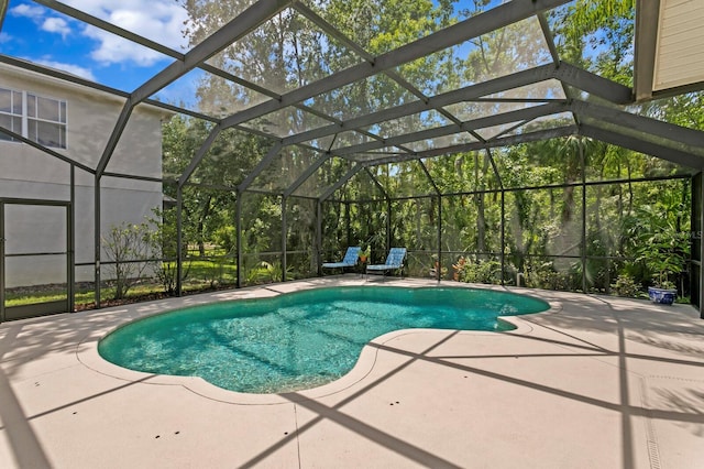 17318 Emerald Chase Dr, Tampa, FL 33647 - swimming pool with a patio and a lanai