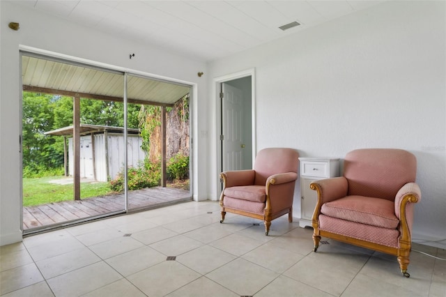 2814 W Humphrey St, Tampa, FL 33614 - view of sitting room