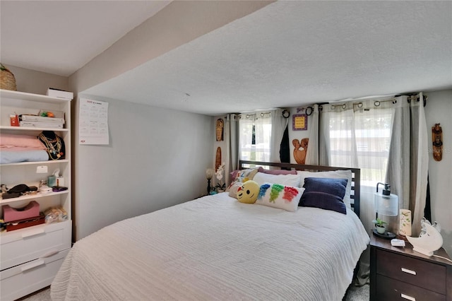528 S Seminole Ave, Fort Meade, FL 33841 - bedroom with a textured ceiling