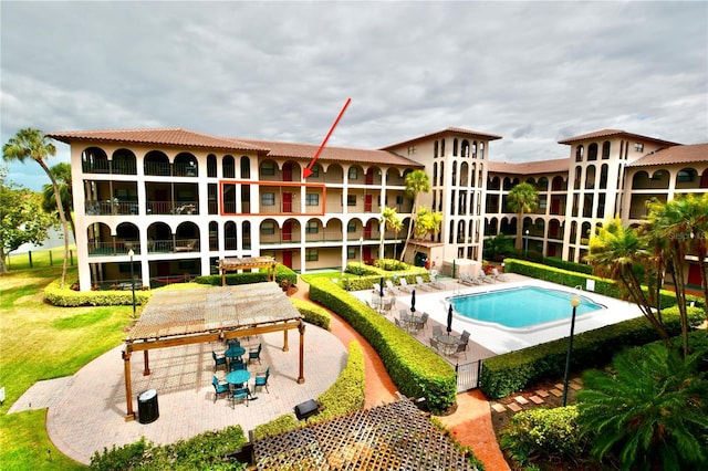 6150 Gulfport Blvd S Unit 302, Gulfport, FL 33707 - community pool with a patio
