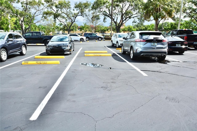 6150 Gulfport Blvd S Unit 302, Gulfport, FL 33707 - view of uncovered parking lot
