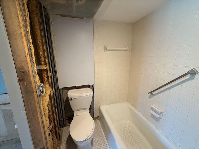 2621 Cove Cay Dr Unit 206, Clearwater, FL 33760 - full bathroom with toilet and tile walls