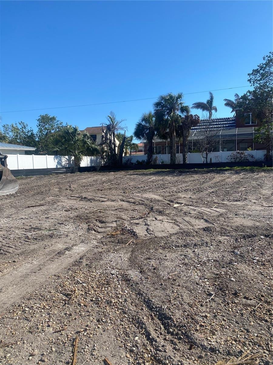 104 18th St, Belleair Beach, FL 33786