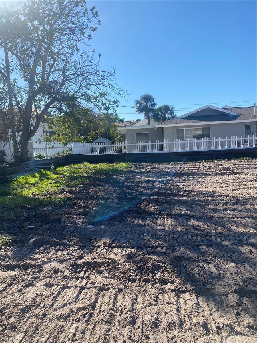 104 18th St, Belleair Beach, FL 33786