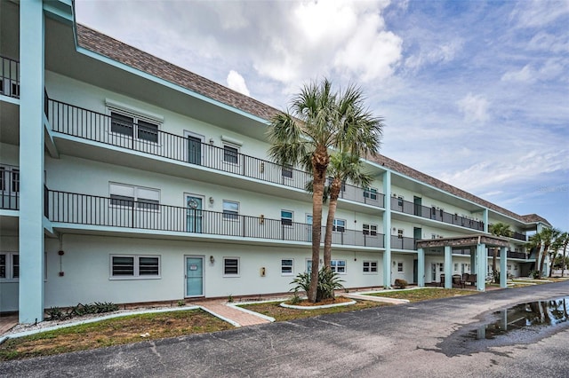 8 Glencoe Pl Unit 305, Dunedin, FL 34698 - view of building exterior