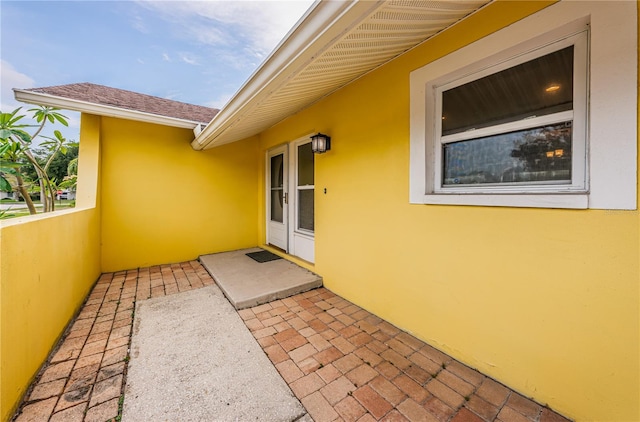 10051 82nd Ln, Seminole, FL 33777 - entrance to property with stucco siding