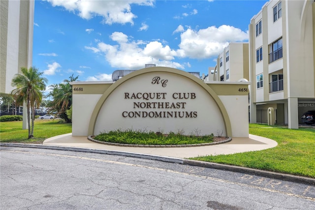 4651 1st St NE Unit 402, Saint Petersburg, FL 33703 - photo 1