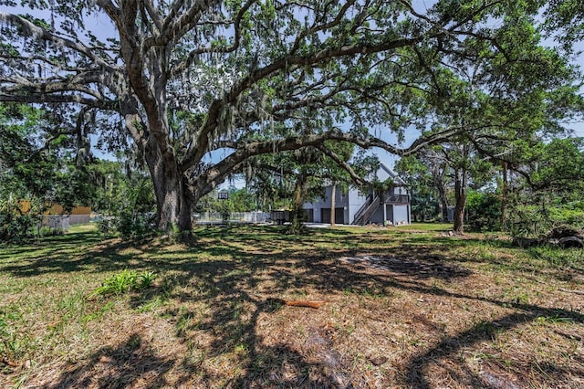 6521 Oelsner St, New Port Richey, FL 34652 - view of yard with stairs