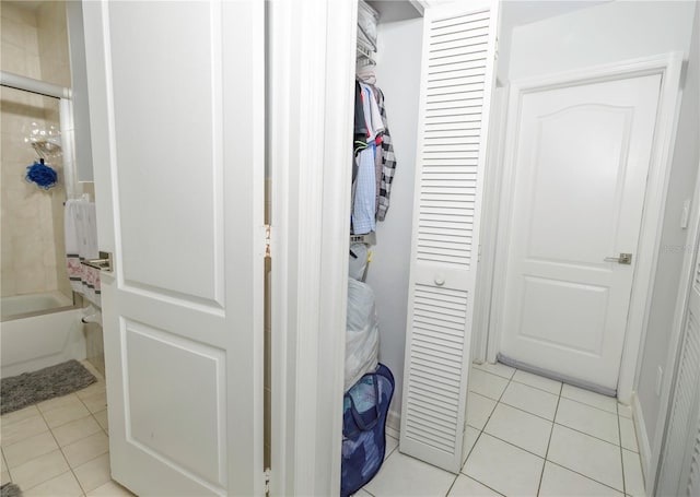 2901 SW 136th Ct, Miami, FL 33175 - full bath with tile patterned floors, a closet, and washtub / shower combination