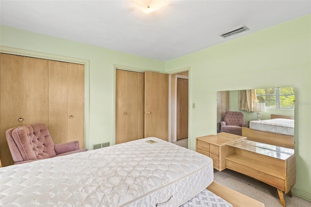 1675 Robin Hood Ln, Clearwater, FL 33764 - bedroom with two closets