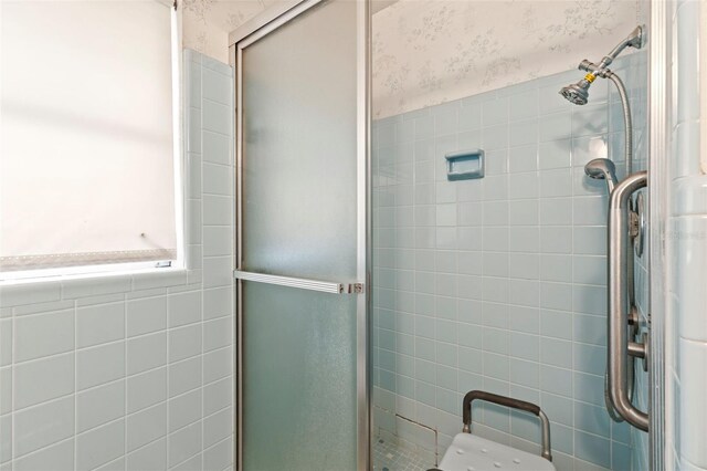 1675 Robin Hood Ln, Clearwater, FL 33764 - full bath with a stall shower and wallpapered walls