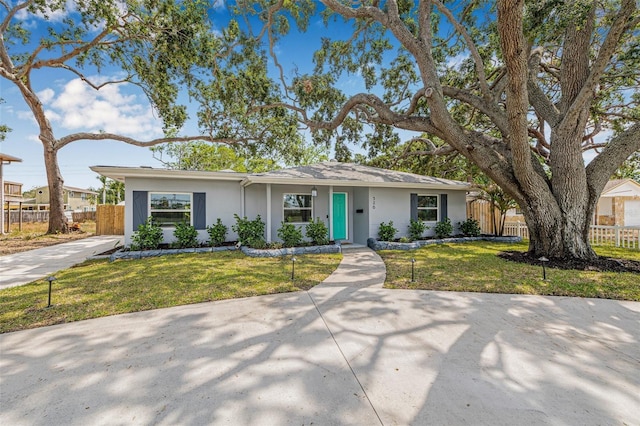 526 62nd Ave NE, Saint Petersburg, FL 33702 - ranch-style house with stucco siding