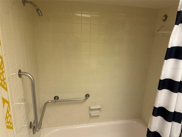 1200 37th St N Unit 403, Saint Petersburg, FL 33713 - full bath with shower / bath combo with shower curtain