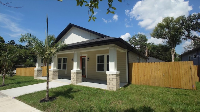 7013 N 15th St, Tampa, FL 33610 - view of front facade with covered porch