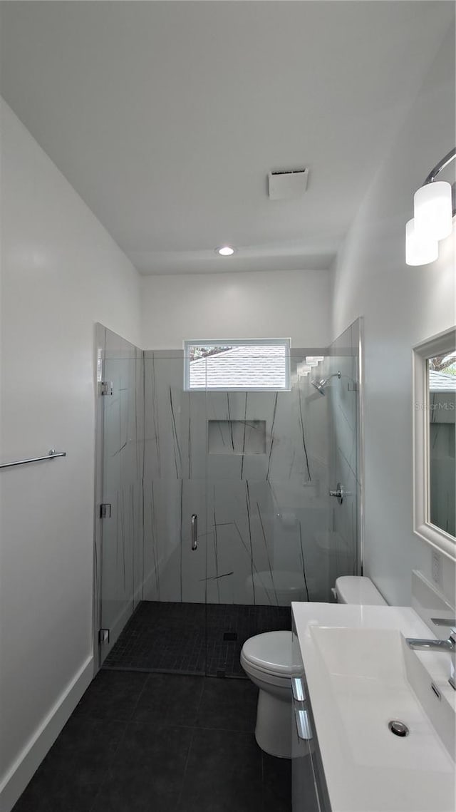 7013 N 15th St, Tampa, FL 33610 - bathroom featuring healthy amount of natural light, toilet, and a marble finish shower