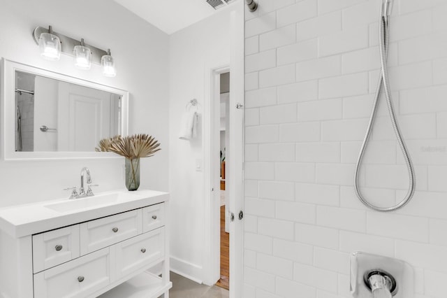 2859 Dartmouth Ave N, Saint Petersburg, FL 33713 - full bath with a shower and vanity
