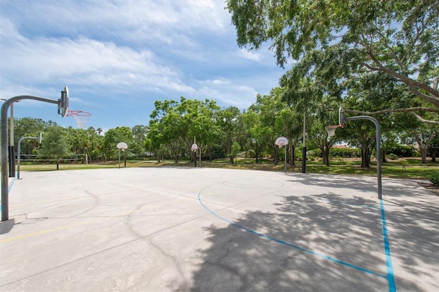 3716 Janus Way, Palm Harbor, FL 34685 - view of sport court featuring community basketball court and view of wooded area