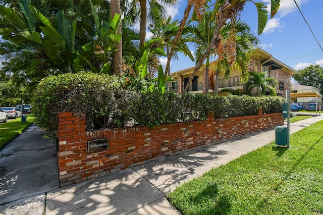 208 Danube Ave Unit 101, Tampa, FL 33606 - view of front of property featuring a front yard