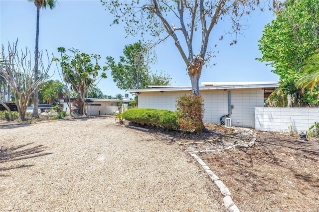 31 Dolphin Dr, Treasure Island, FL 33706 - view of side of property