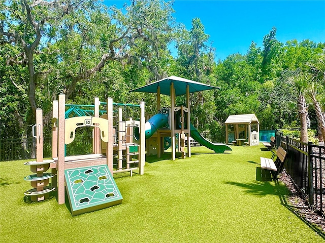 16206 Nottingham Park Way, Tampa, FL 33647 - community playground featuring view of scattered trees