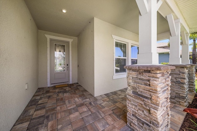 5547 Silver Sun Dr, Apollo Beach, FL 33572 - entrance to property with stucco siding