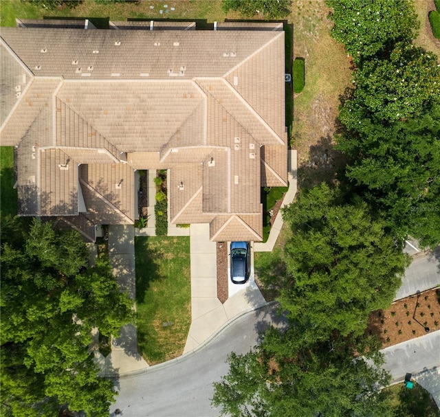 aerial view of property and surrounding area