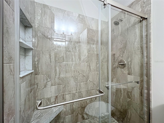 2695 N Seabreeze Pt Unit I1, Crystal River, FL 34429 - full bathroom with a shower stall