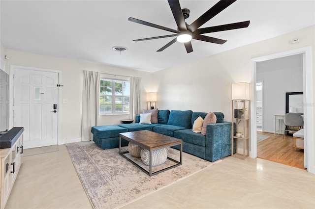 1489 77th Ave N, Saint Petersburg, FL 33702 - living area with ceiling fan