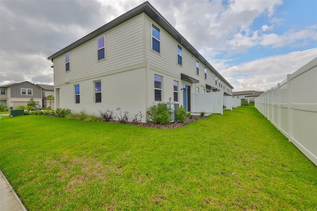 7709 Imagination Pl, Wesley Chapel, FL 33545 - view of side of property