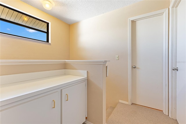 728 Waterbridge Dr, Winter Haven, FL 33880 - bathroom with a textured ceiling