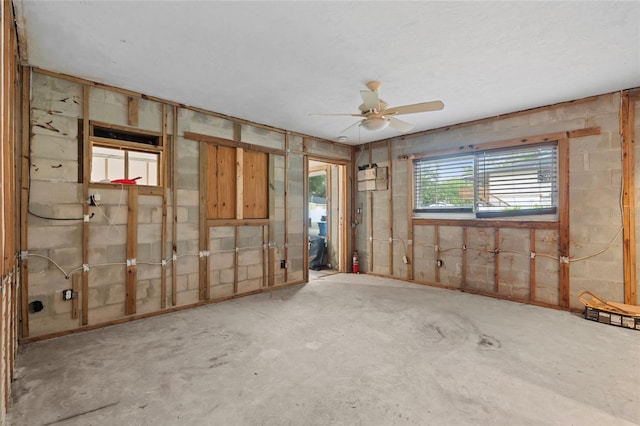 701 59th Ave NE, Saint Petersburg, FL 33703 - basement with a ceiling fan