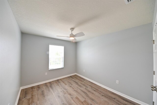 19200 Roseate Dr, Lutz, FL 33558 - photo 14