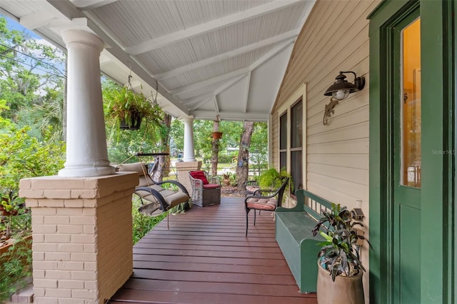 1001 E Crawford St, Tampa, FL 33604 - wooden terrace with a porch