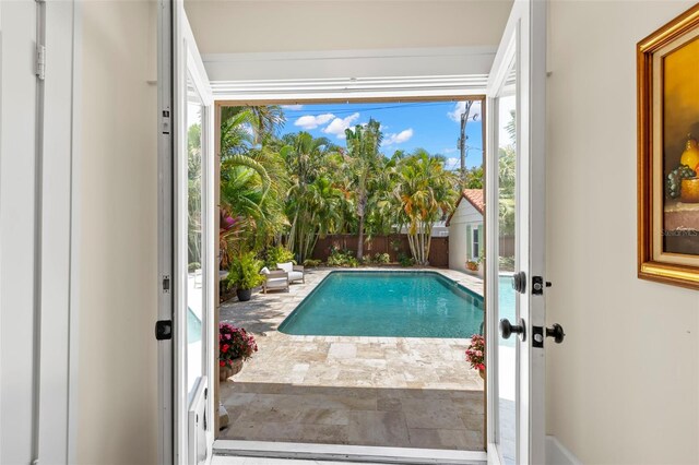 455 18th Ave NE, Saint Petersburg, FL 33704 - view of swimming pool