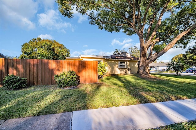 700 Bowsprit Pl, Palm Harbor, FL 34685 - view of yard