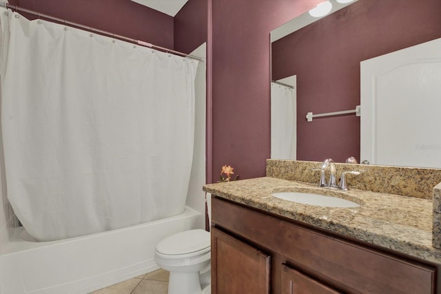 10106 Count Fleet Dr, Ruskin, FL 33575 - full bath featuring tile patterned floors, shower / bath combo, vanity, and toilet